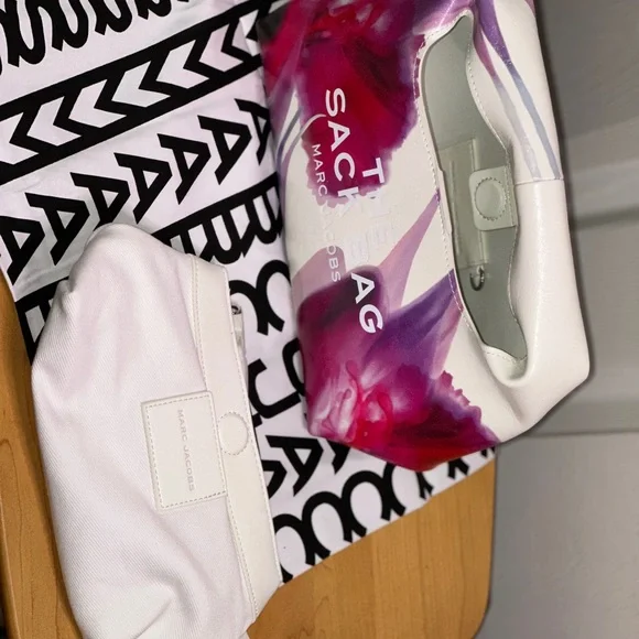 Floral Sack Bag in White and Pink - Picture 2 of 3